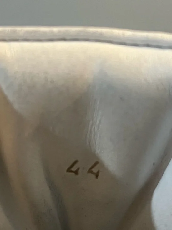 MCM Turnlock Style Classic Visetos High Top White with Gold Zippers - Picture 9 of 15